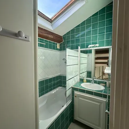 Les Pieds Dans L Eau