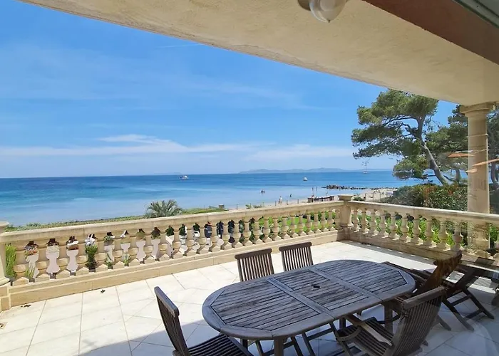 Les Pieds Dans L Eau * Hyères