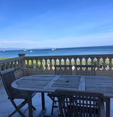 Les Pieds Dans L Eau Apartment *